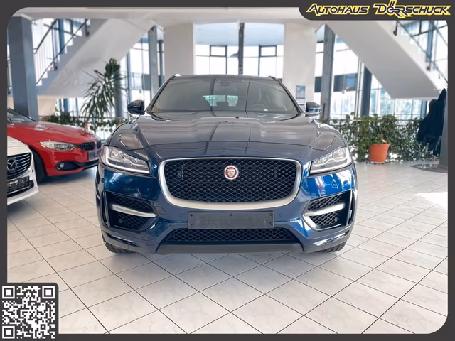Jaguar F-Pace 20d R-Sport 4x4 Jet-Dachhimmel - Ansicht 1 von 1. Gebrauchtwagen Detailaufnahme bei Autohaus Dörrschuck Mainz.