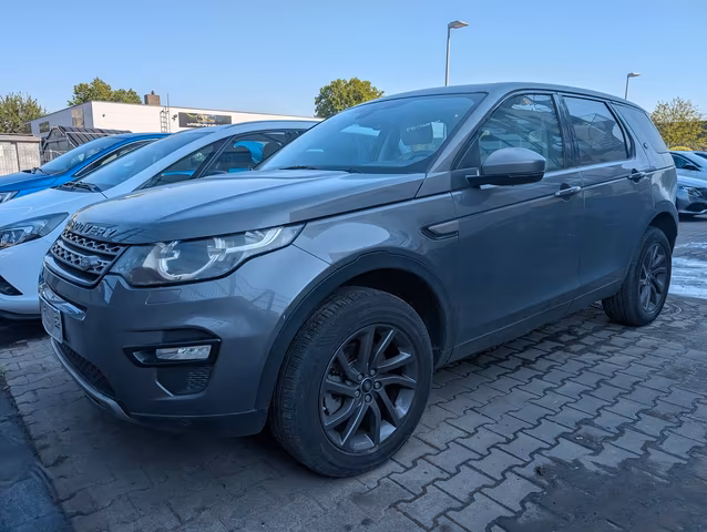 Land Rover Discovery Sport SE AWD Navi. Bi-Xenon. PDC. Temp - Ansicht 1 von 1. Gebrauchtwagen Detailaufnahme bei Autohaus Dörrschuck Mainz.