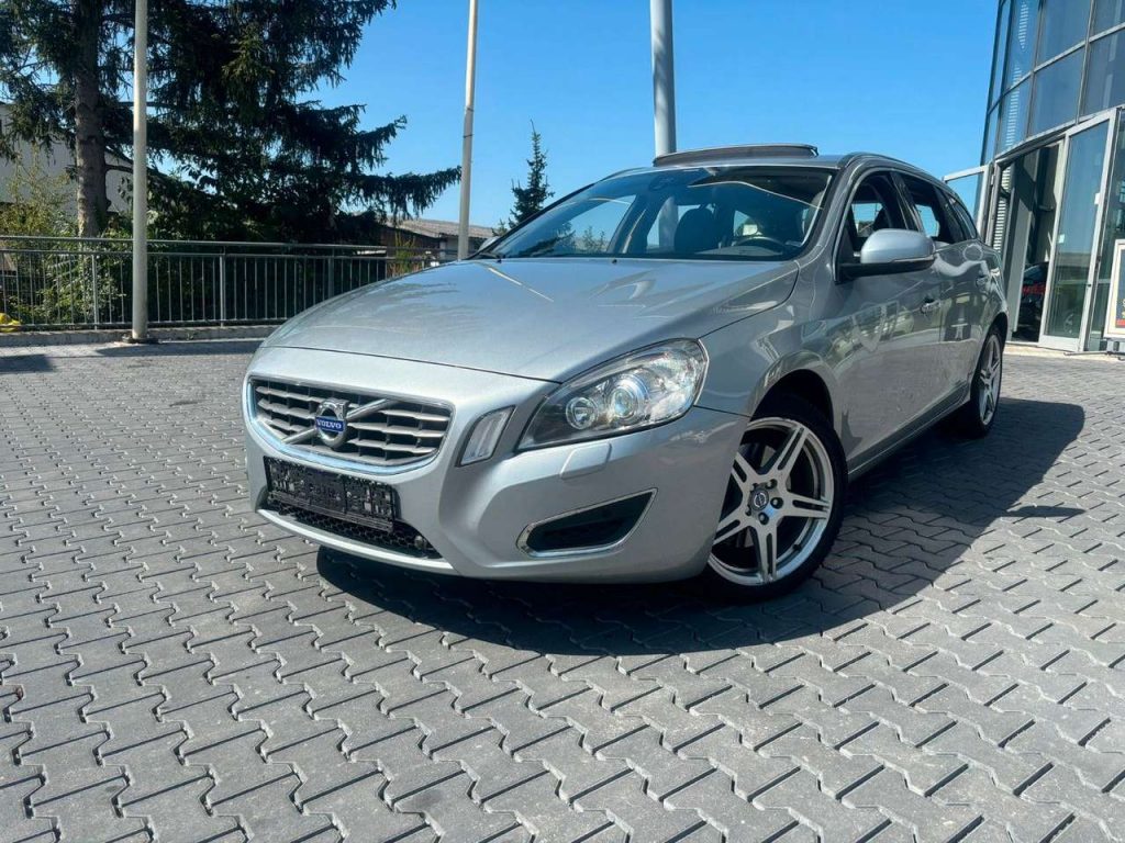 Volvo V60  D5 Summum Automatik Leder eGSD RFK Bi-Xenon