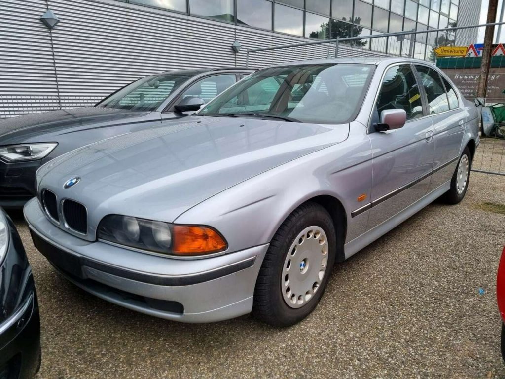 BMW 520  i Aut. Lim. E39 Schiebedach PDC BC Klimaaut.