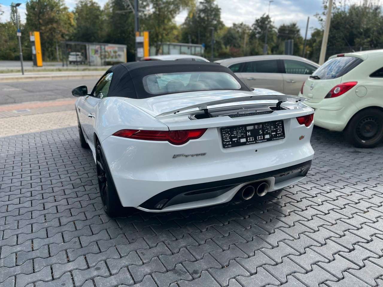 Jaguar F-Type  F-TYPE Cabriolet S RFK. Navi. Schaltwippen.