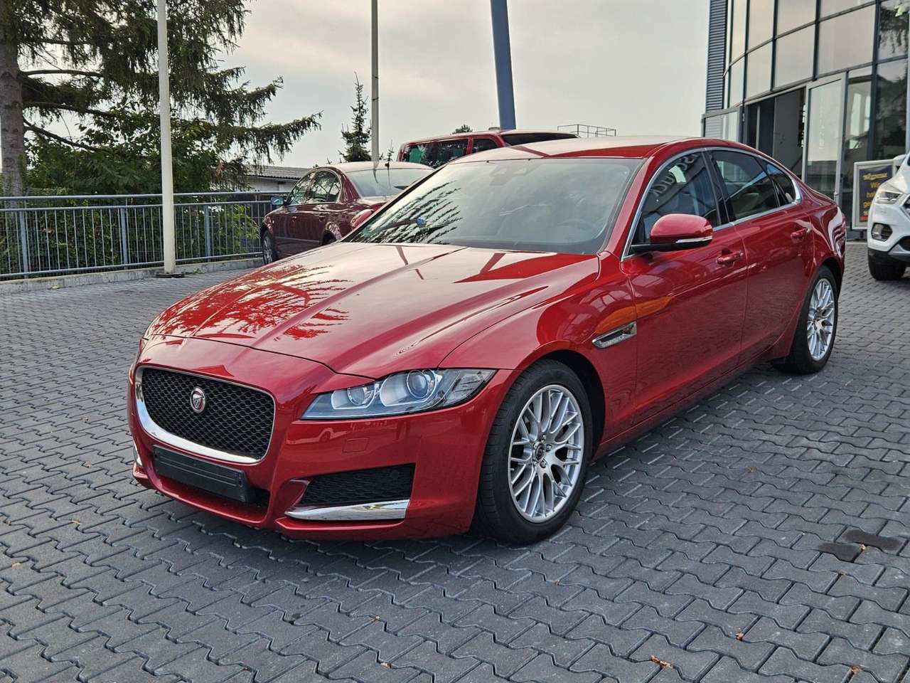 Jaguar XF  20d Prestige Navi.Volleder.KeylessGo.Bi-Xenon