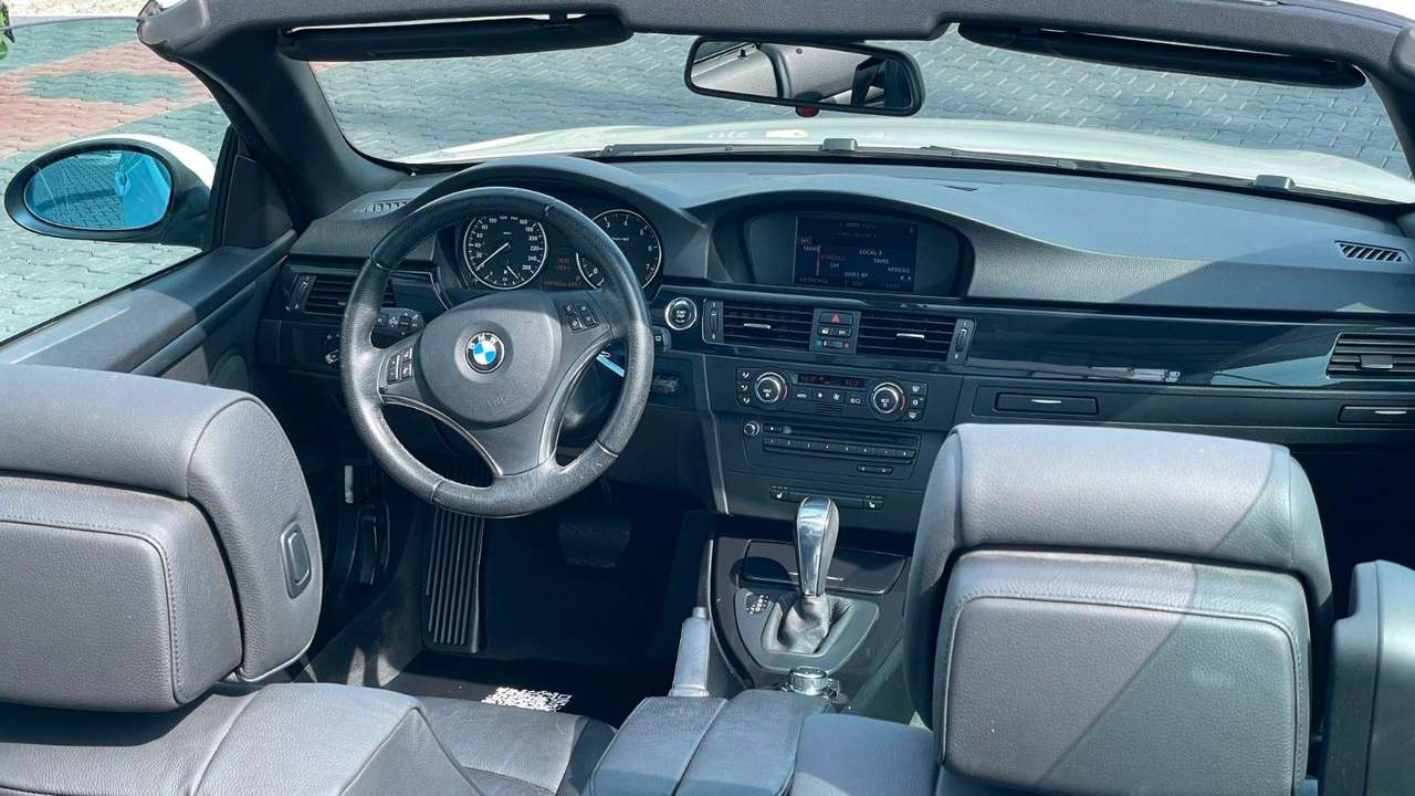 BMW 320  i Cabrio 1 Hand. Bi-Xenon. Sitzh. Navi.