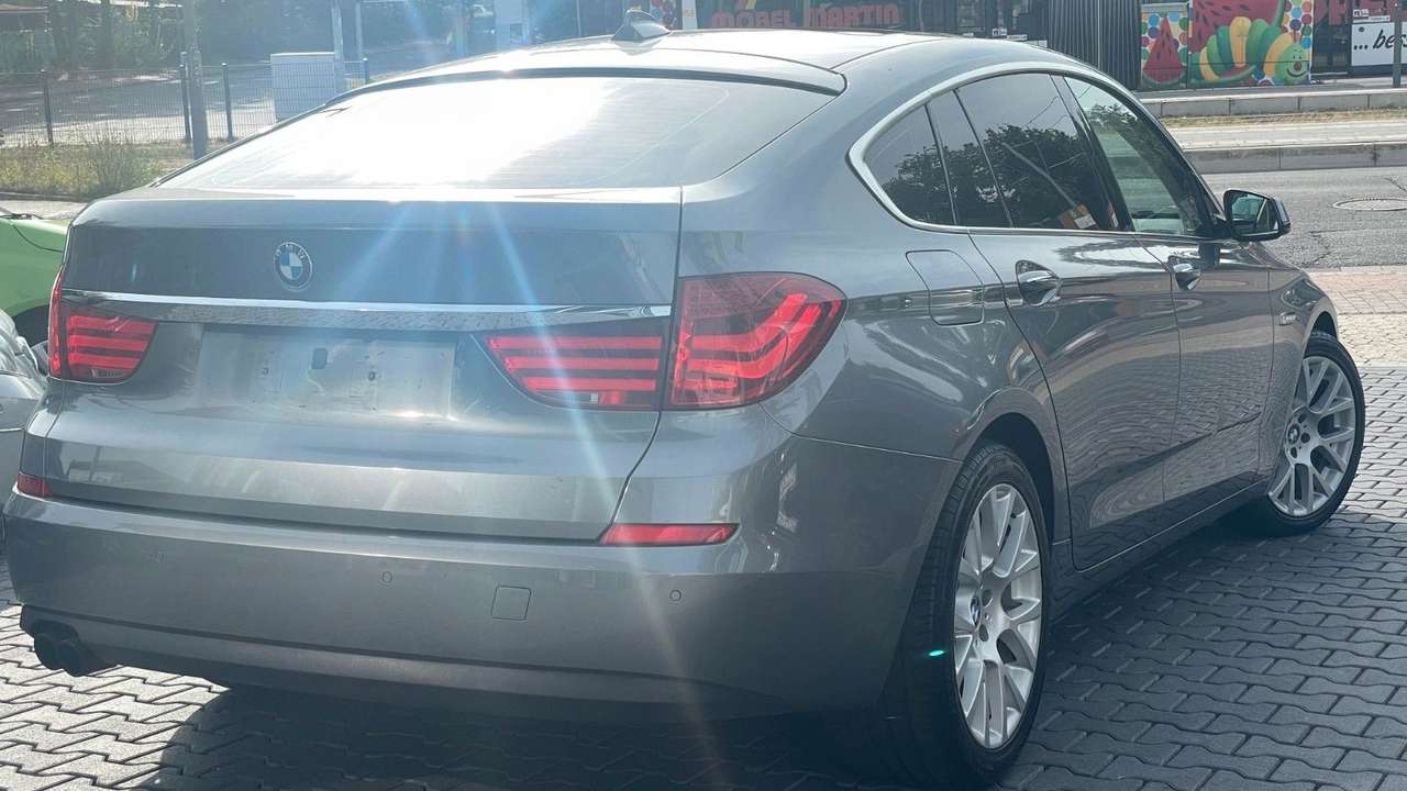 BMW 530  530d GT Service Neu | M-Front | PANO | RFK