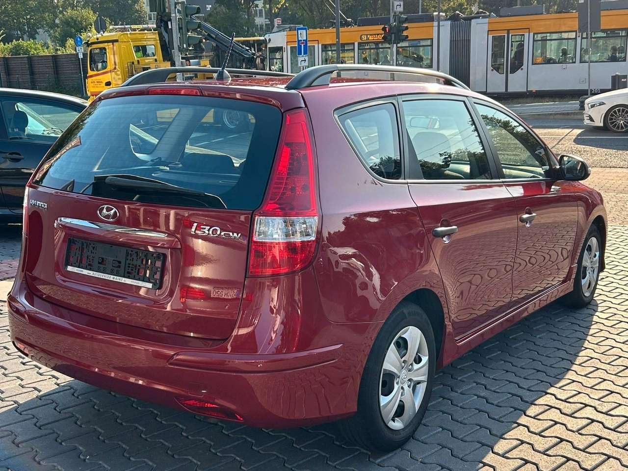 Hyundai i30  cw FIFA WM Edition Sitzh. Klimaaut. TÜV NEU