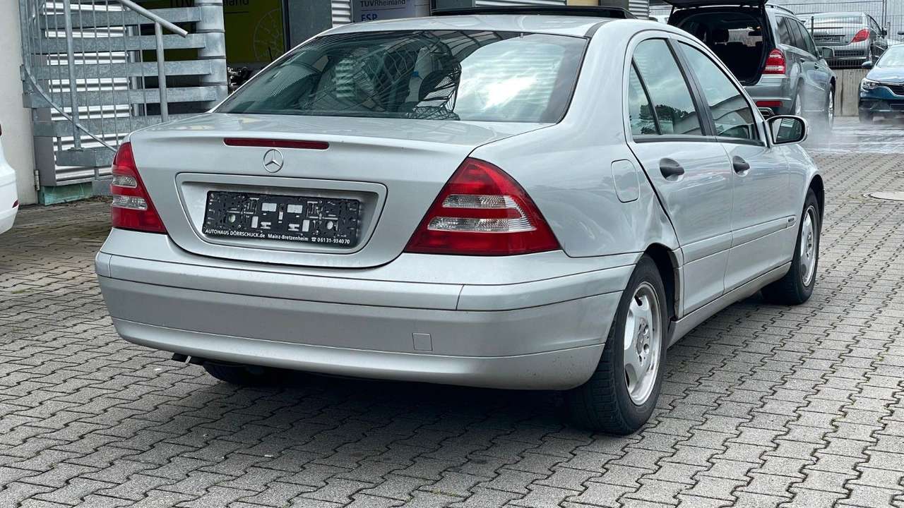 Mercedes-Benz C 180  CLASSIC Automatik Klima TÜV NEU