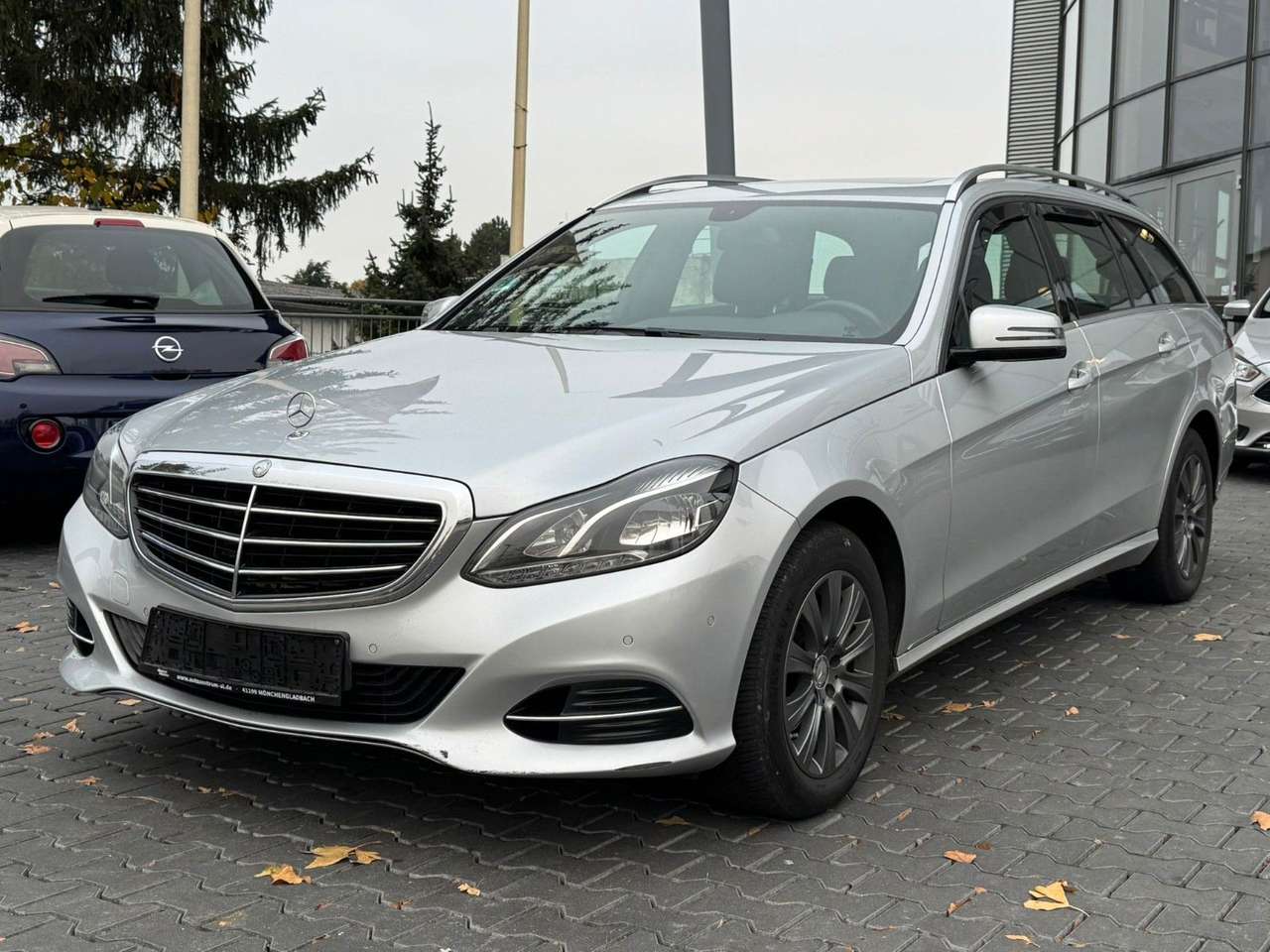 Mercedes-Benz E 220  E220 T BLUETEC 9G Comand PDC eGSD KAMERA PDC TÜV