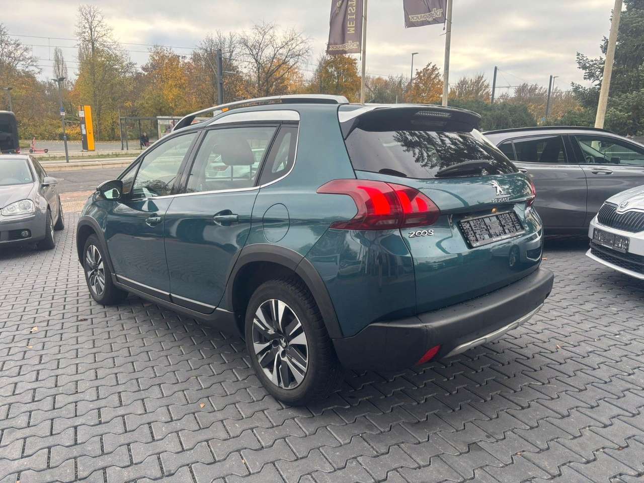 Peugeot 2008  Allure Pano. RFK. Klimaaut. BT.