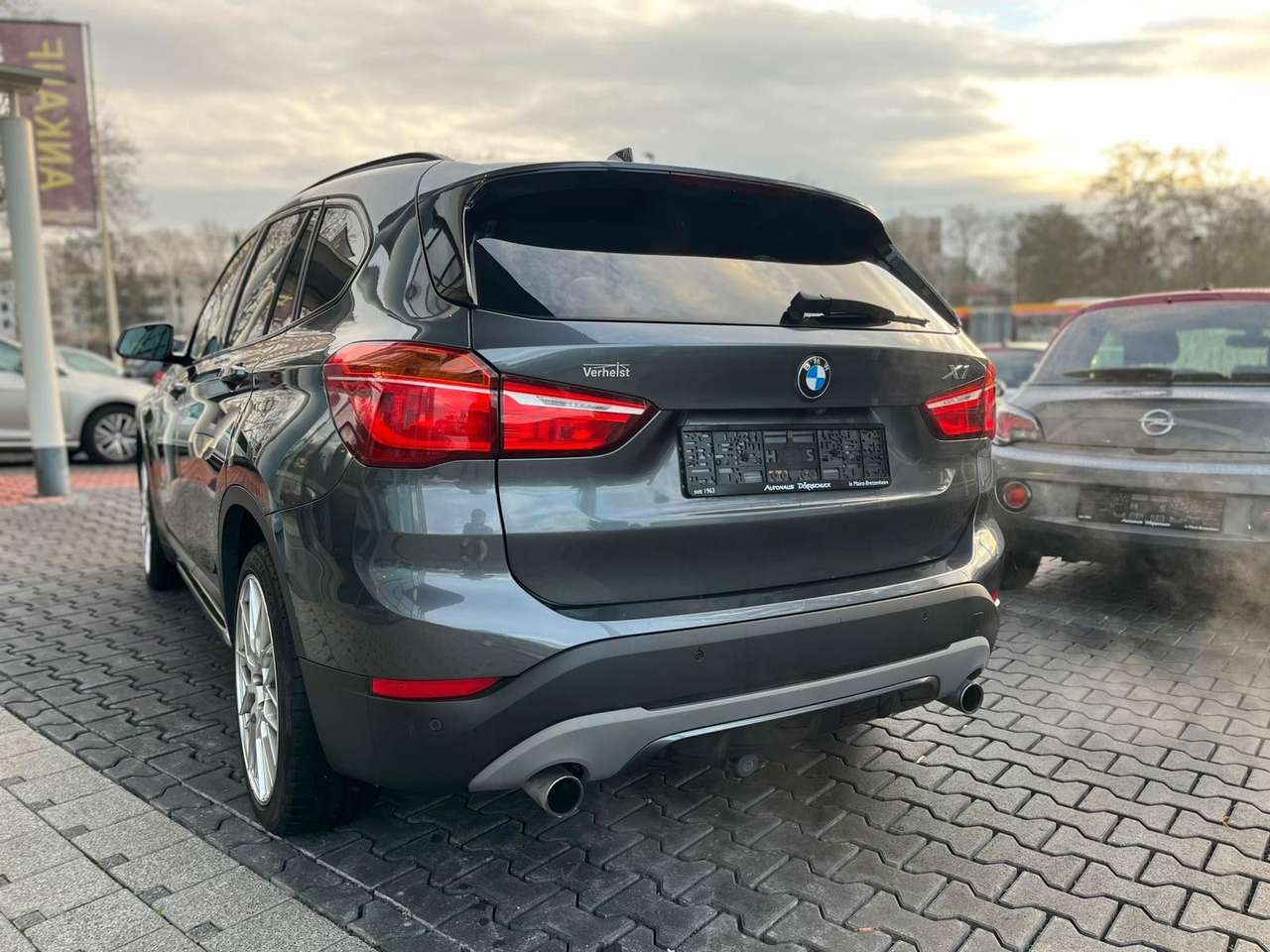 BMW X1  xDrive 20 i Sport Line AHK Kamera