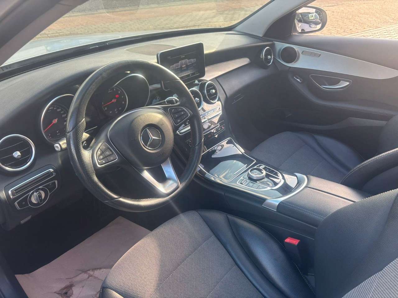 Mercedes-Benz C 250  T CGI Navi. Panorama. Kamera ab 149€/Monat