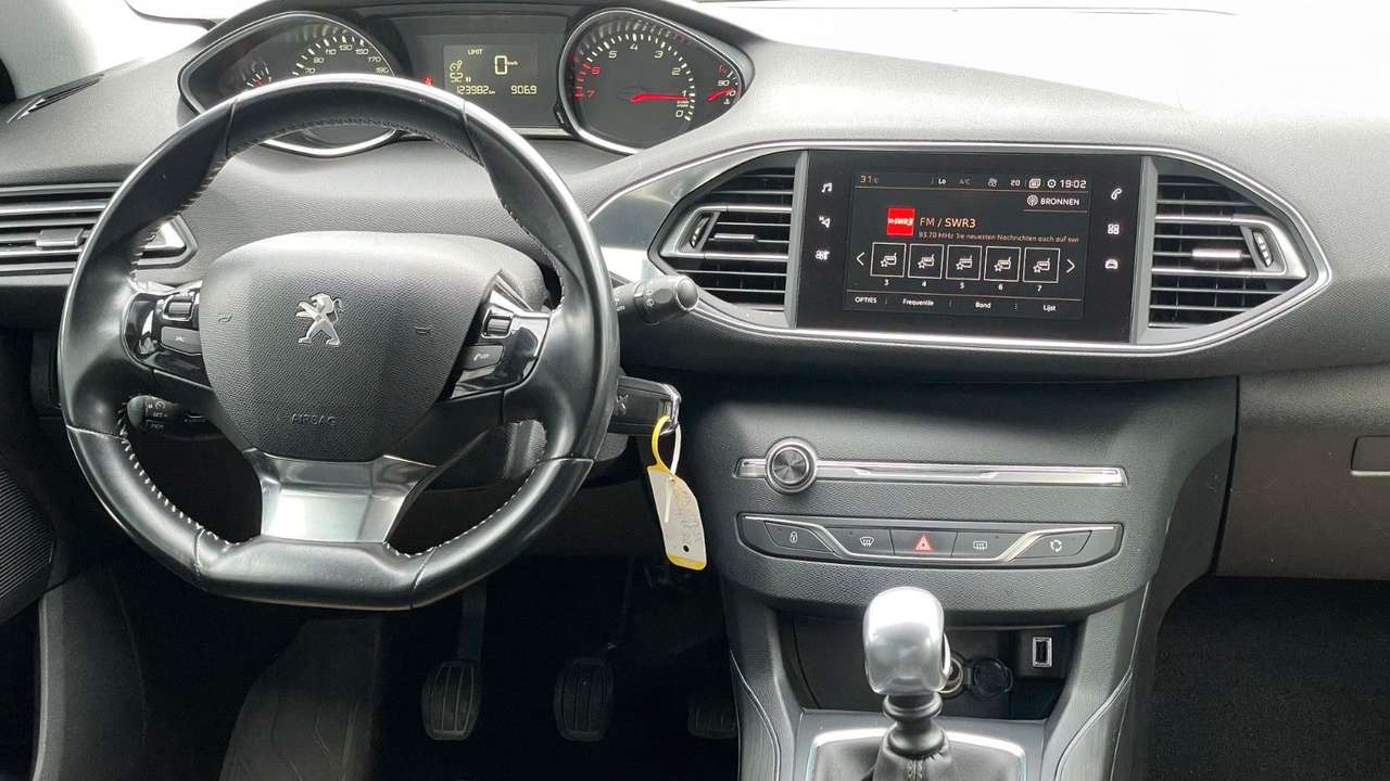 Peugeot 308  SW Style 1 Hand. AHK. Navi.