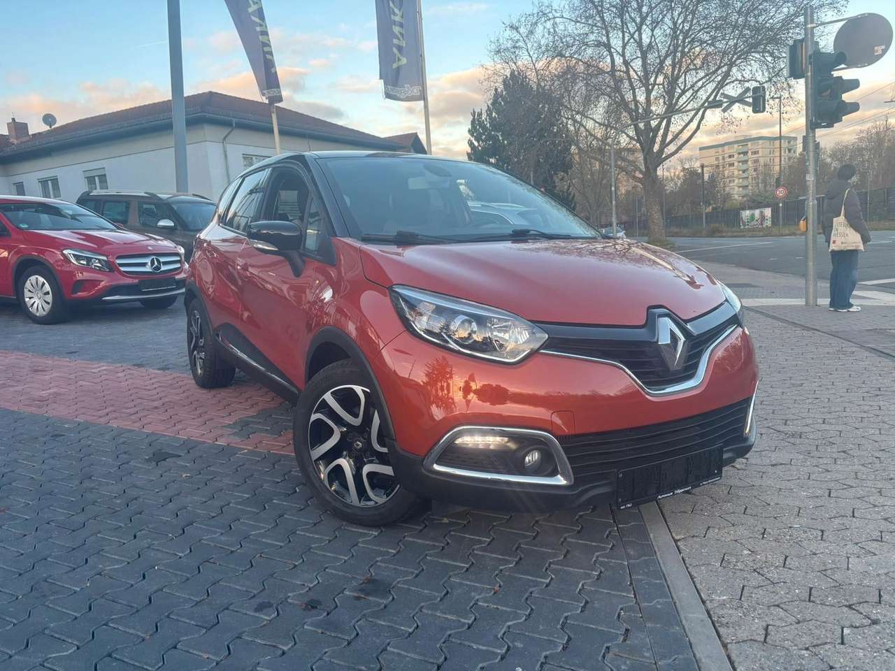 Renault Captur  Intens Navi. Klimaaut. PDC. RFK. Touch.