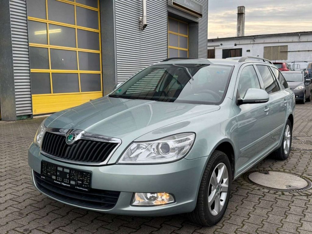 Skoda Octavia  Combi Family AHK. Sitzh. PDC. Klima