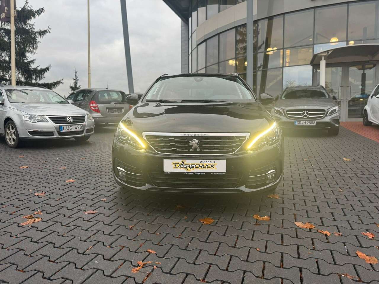 Peugeot 308  Allure Business Automatik PDC SpurHalteAs