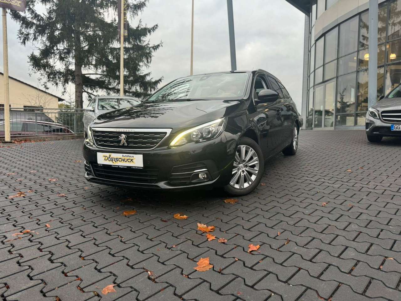 Peugeot 308  Allure Business Automatik PDC SpurHalteAs