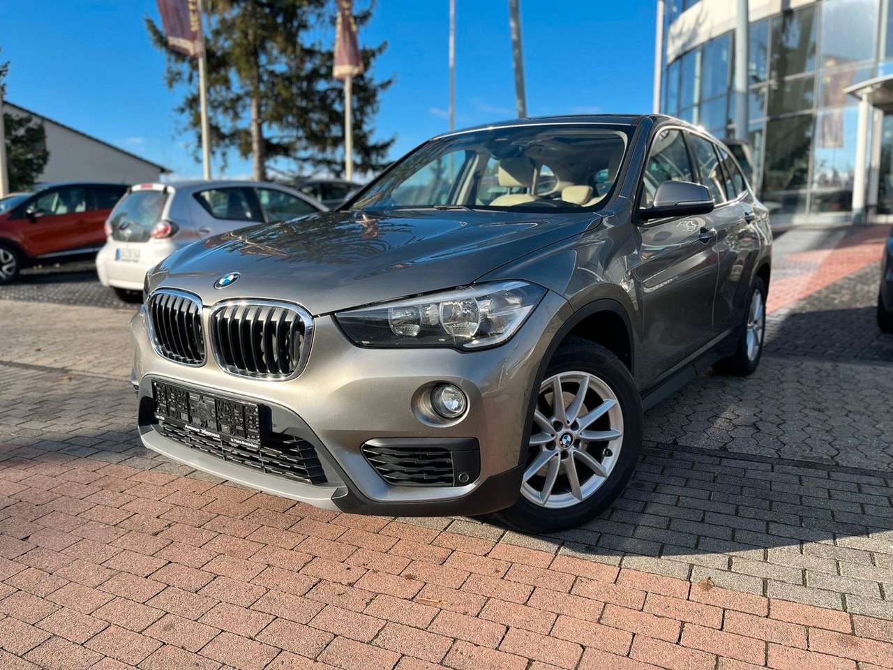 BMW X1  sDrive 18 d Advantage Sitzh. Navi. Panorama