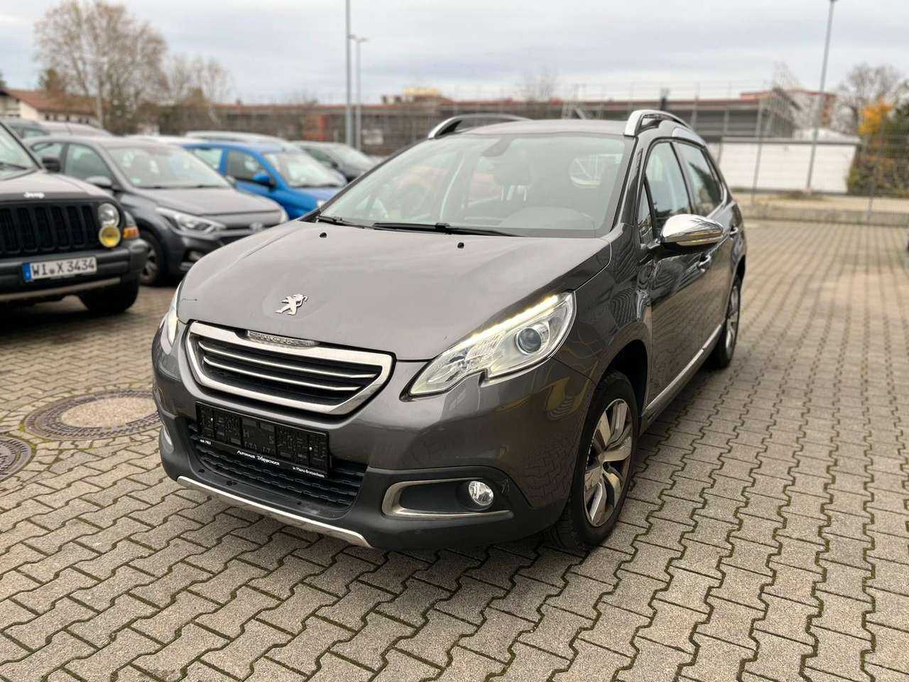 Peugeot 2008  Allure Automatik Navi SpoSi PDC Klimaautom