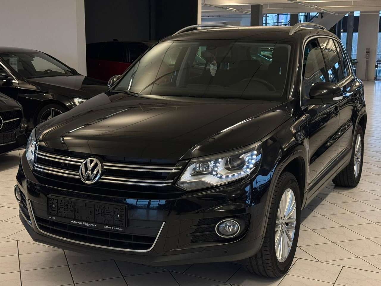 Volkswagen Tiguan  2.0 TDI DSG 177PS Automatik Navi PDC 4×4