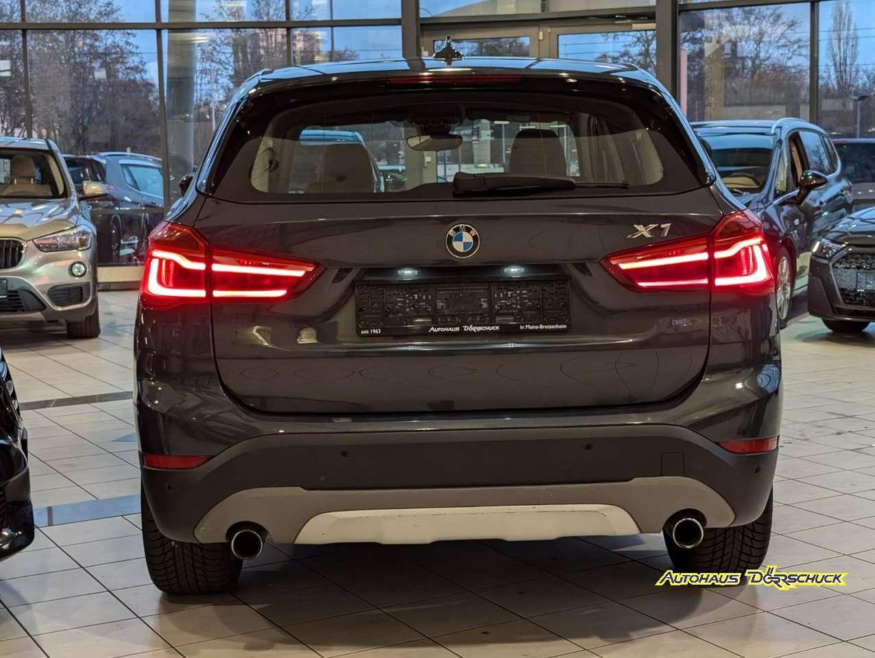 BMW X1  xDrive 20d xLine NAVI LED 4×4 Automatik