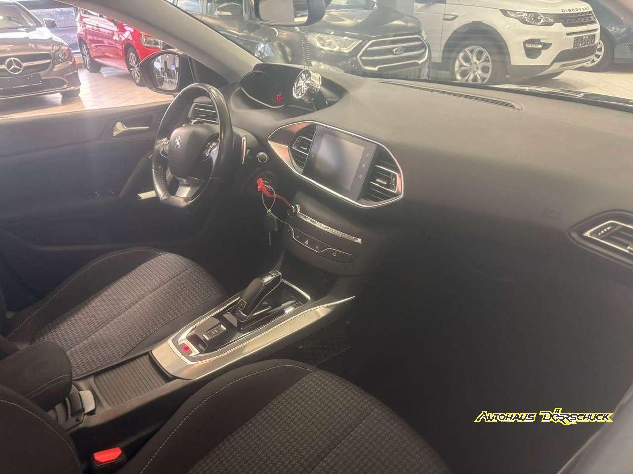 Peugeot 308  SW Active Business CarPlay. Navi. PDC. Sitzh