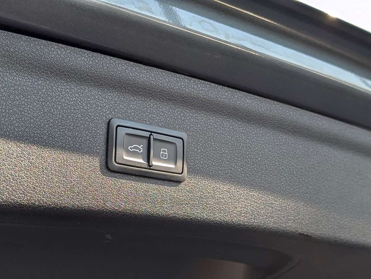 Audi Q3  2.0 TDI quattro S-Tronic S-Line Bi-Xenon AHK