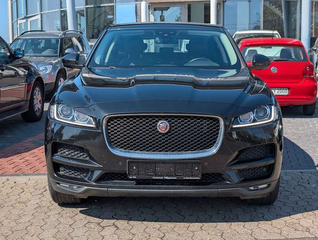 Jaguar F-Pace  20d Automatik 4×4 Allrad Adaptive Dynamic