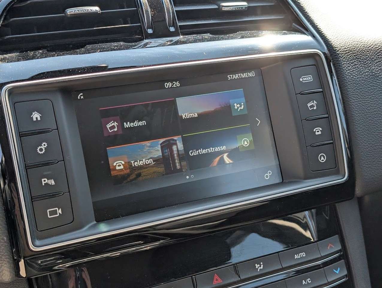Jaguar F-Pace  20d Automatik 4×4 Allrad Adaptive Dynamic