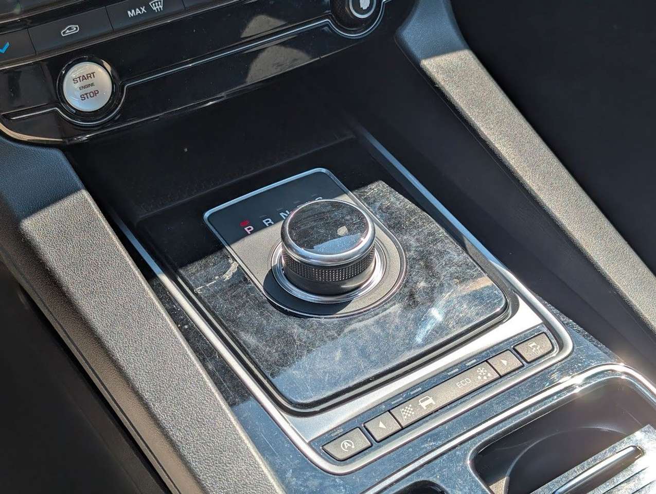 Jaguar F-Pace  20d Automatik 4×4 Allrad Adaptive Dynamic