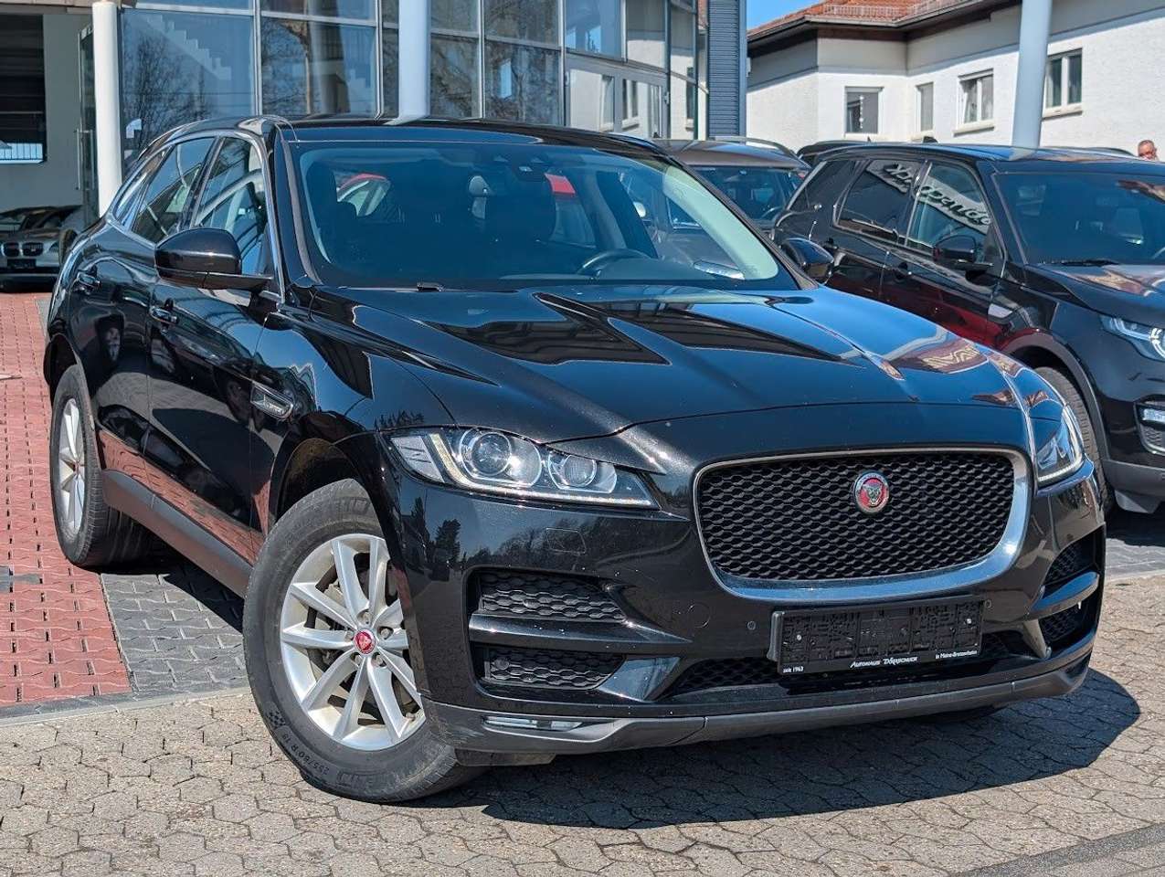Jaguar F-Pace  20d Automatik 4×4 Allrad Adaptive Dynamic