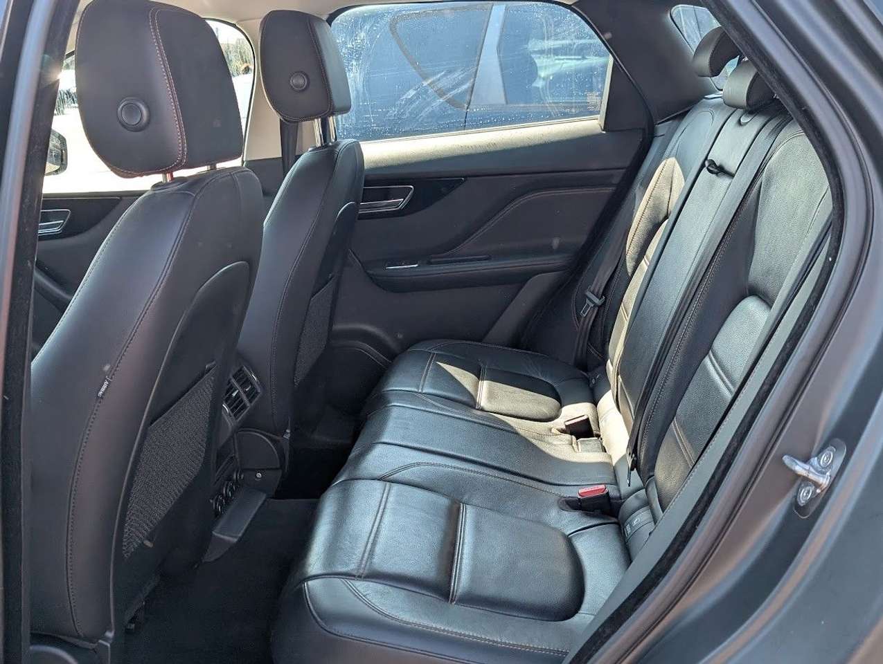 Jaguar F-Pace  20d Automatik 4×4 Allrad Adaptive Dynamic