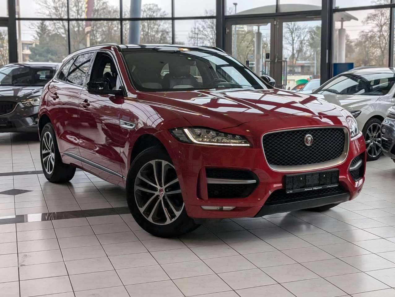 Jaguar F-Pace  F-PACE R-Sport RFK. Navi. Schaltwippen. BT