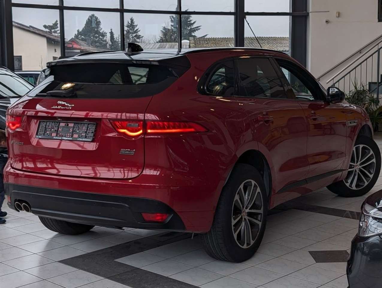 Jaguar F-Pace  F-PACE R-Sport RFK. Navi. Schaltwippen. BT