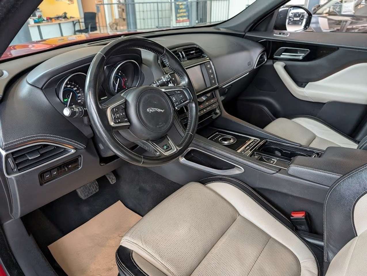 Jaguar F-Pace  F-PACE R-Sport RFK. Navi. Schaltwippen. BT