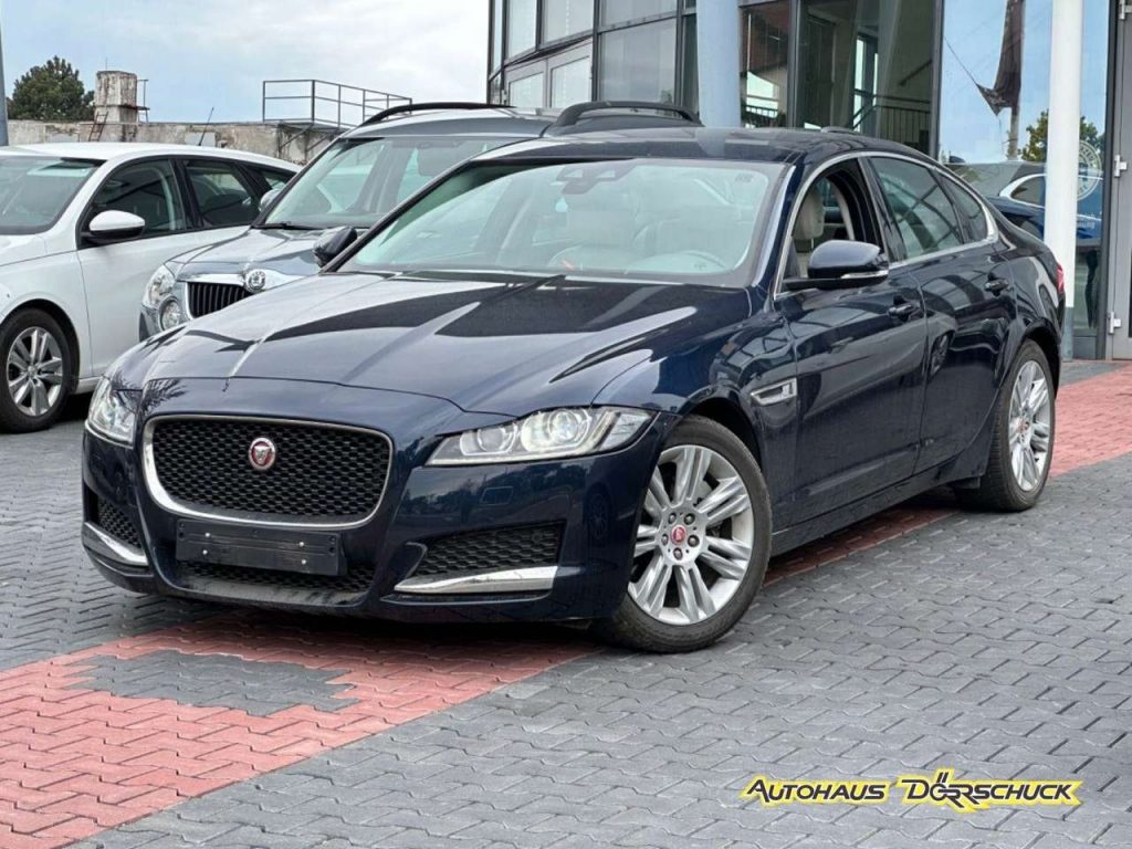 Jaguar XF  20d Portfolio 8G LED NAVI LEDER KAMERA ab199€