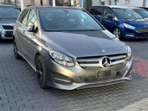 Mercedes-Benz B 180  d Automatik AMG schwarzer Dachhimmel PDC