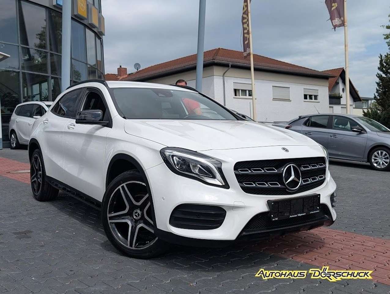 Mercedes-Benz GLA 180  AMG Line Automatik Kamera LED