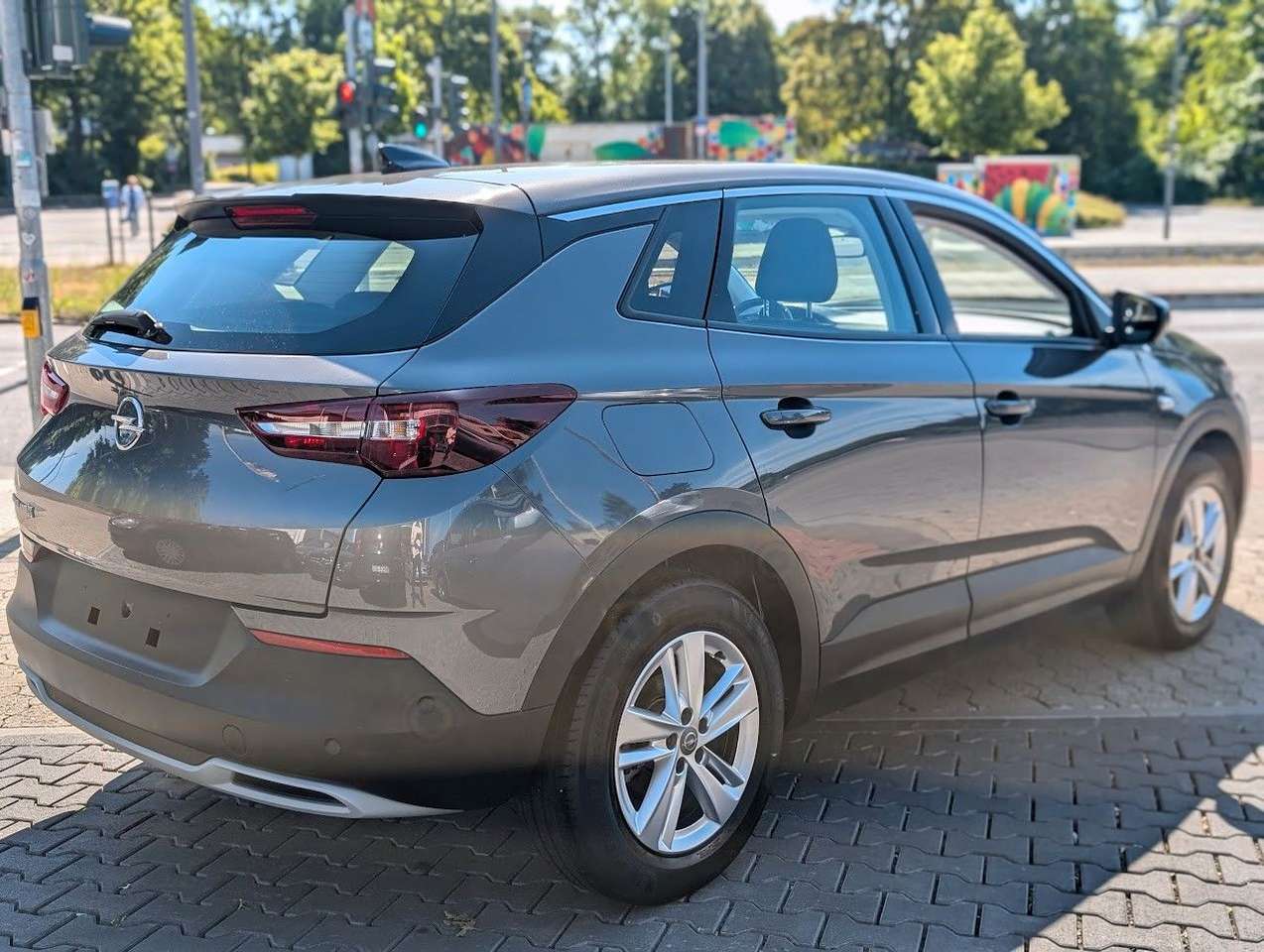 Opel Crossland X  Business Elegance. Navi. RFK. BT.