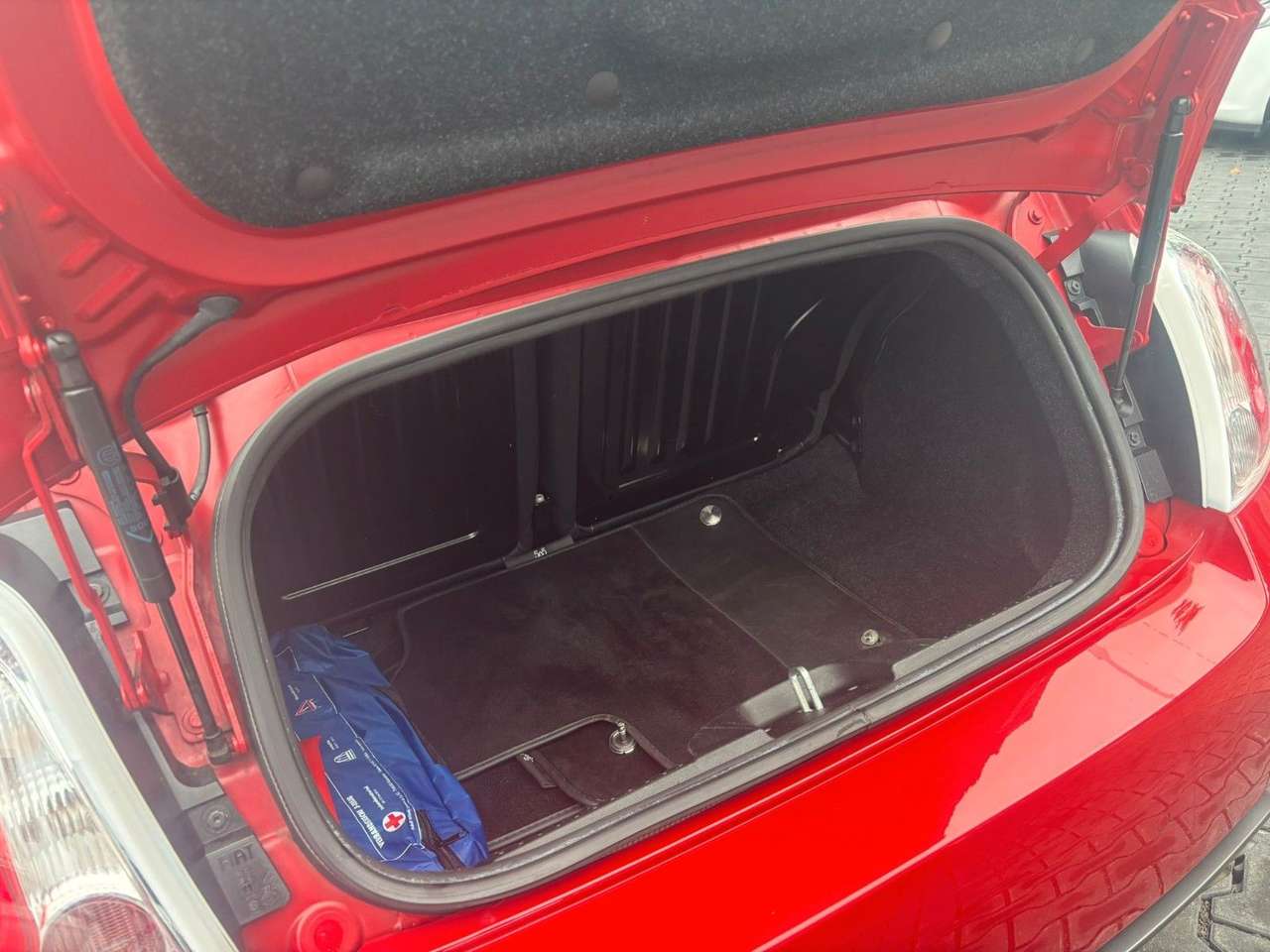 Abarth 595 Competizione  Rennsport. Cabrio. Schaltwippen