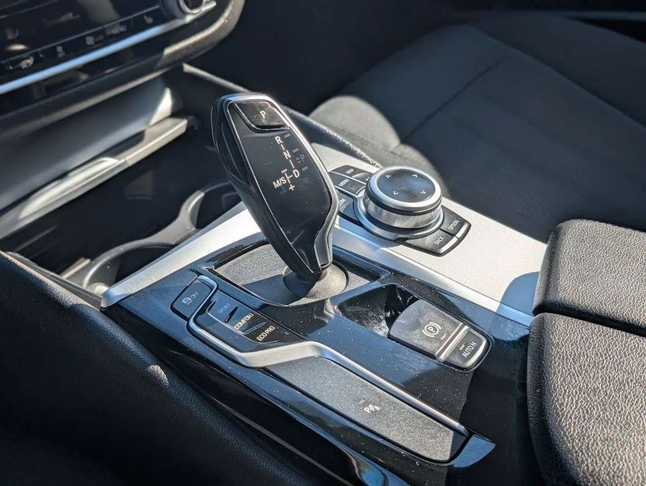 BMW 520  i Lim. Navi. PDC. LED. Sitzh.