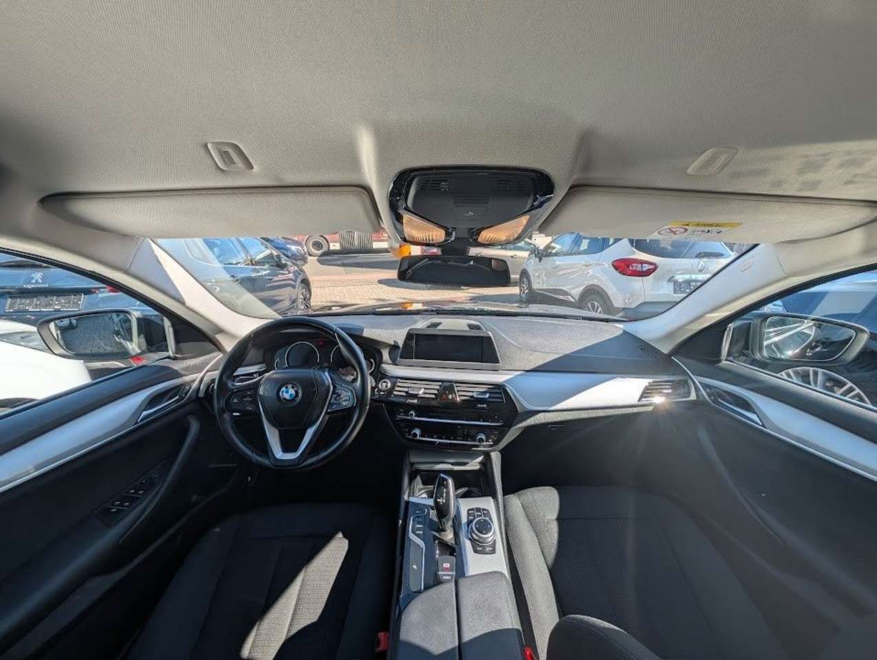 BMW 520  i Lim. Navi. PDC. LED. Sitzh.
