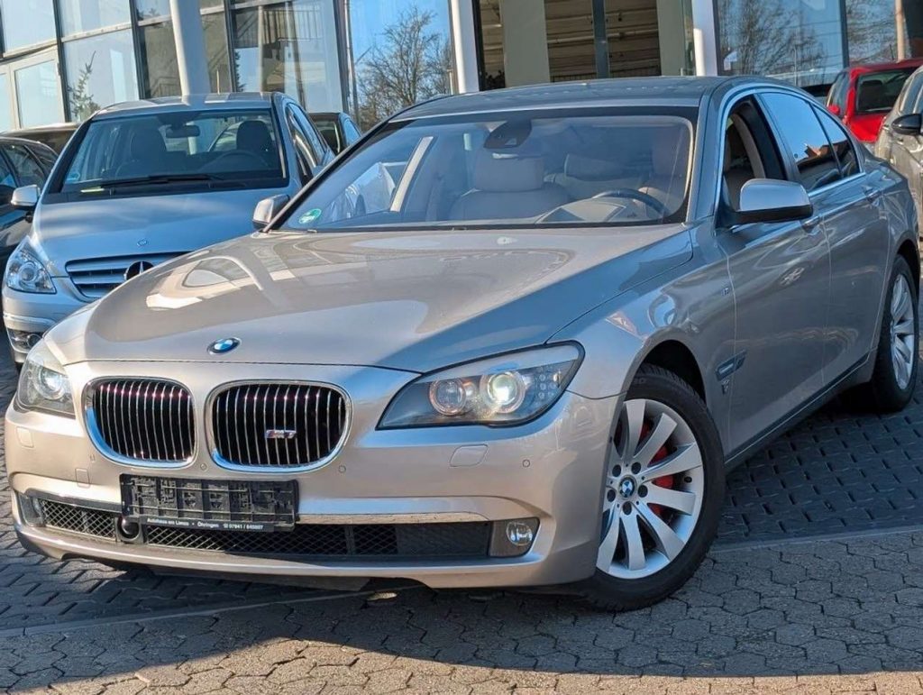 BMW 750  i RFK. Sitzh. Leder. Klimaaut. HECKROLLO