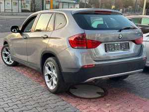 BMW X1  18d sDrive Automatik Becherhalter TÜV NEU