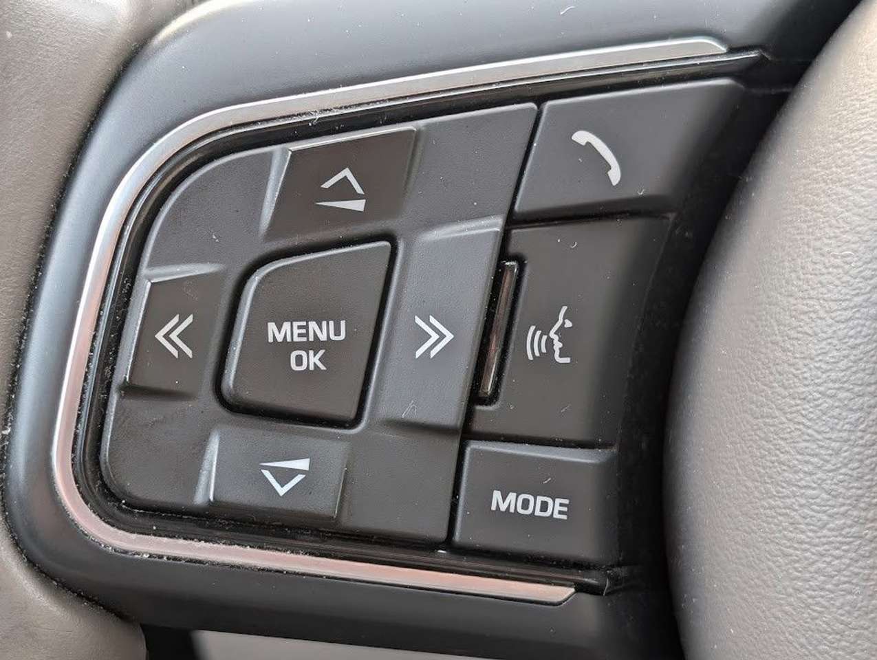 Jaguar XF  20d Portfolio 8G LED NAVI LEDER KAMERA ab199€