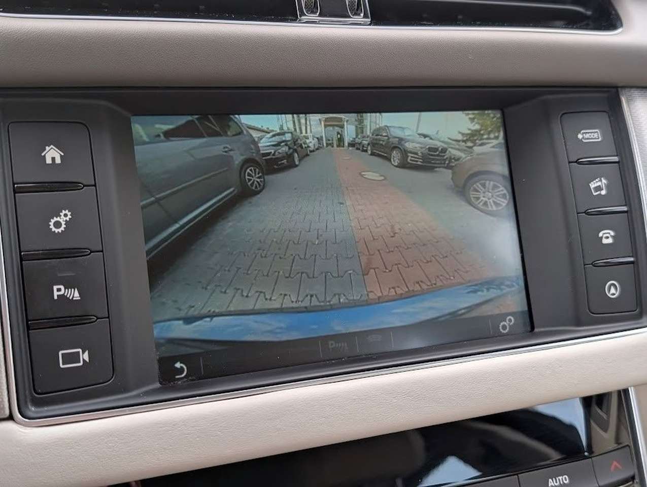 Jaguar XF  20d Portfolio 8G LED NAVI LEDER KAMERA ab199€