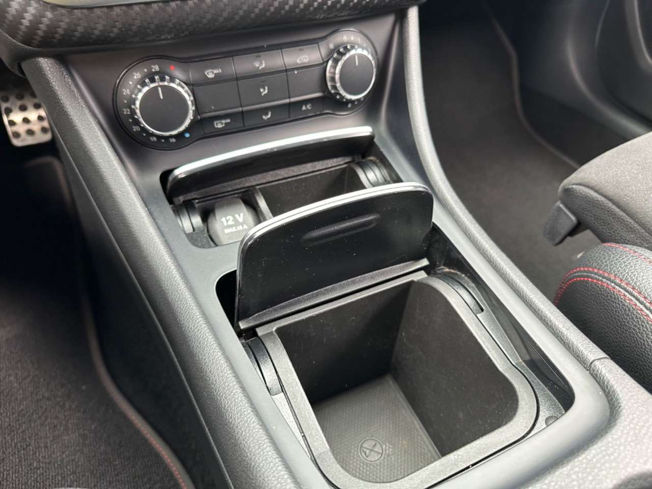 Mercedes-Benz A 200  A200d AMG 7G LED KAMERA NAVI KEYLESS 199€/Monat