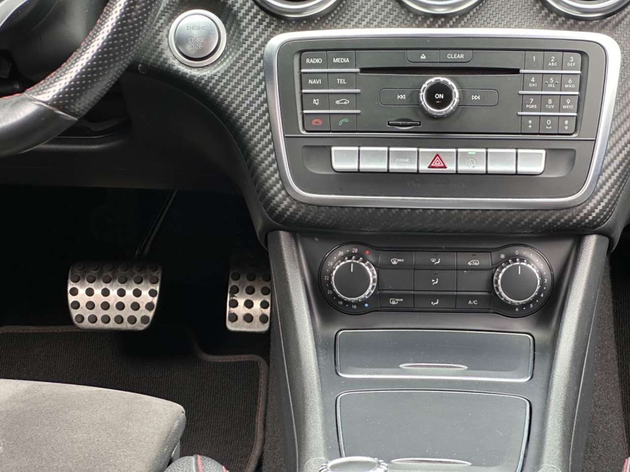Mercedes-Benz A 200  A200d AMG 7G LED KAMERA NAVI KEYLESS 199€/Monat