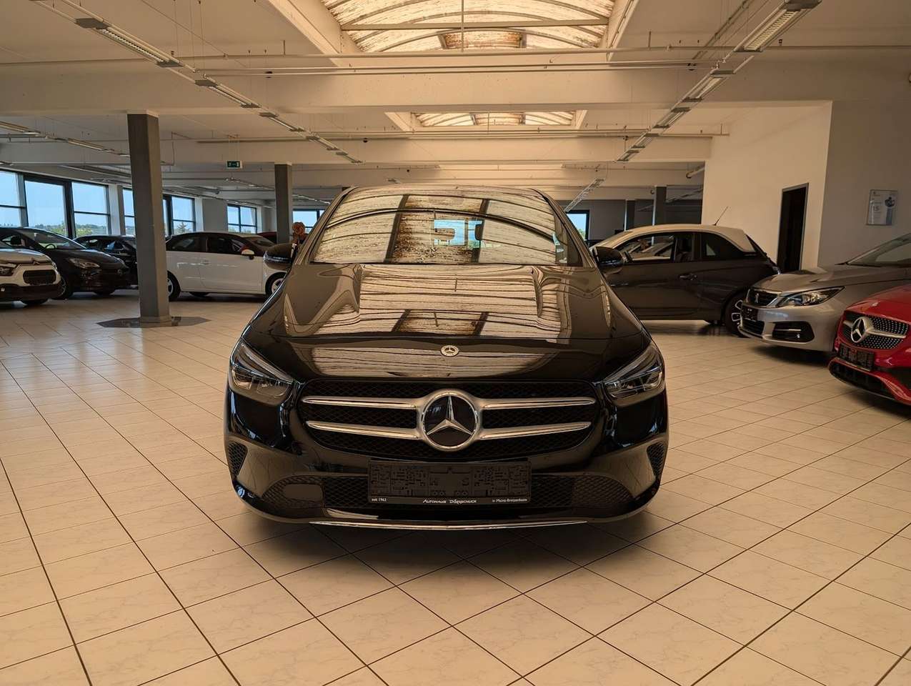 Mercedes-Benz B 180  RFK. *Car-Play*. BT. LED. Wenig KM.