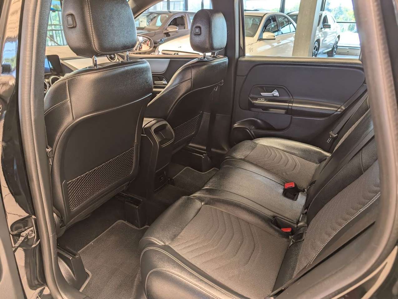 Mercedes-Benz B 180  RFK. *Car-Play*. BT. LED. Wenig KM.