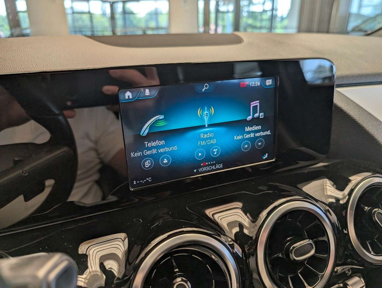 Mercedes-Benz B 180  RFK. *Car-Play*. BT. LED. Wenig KM.