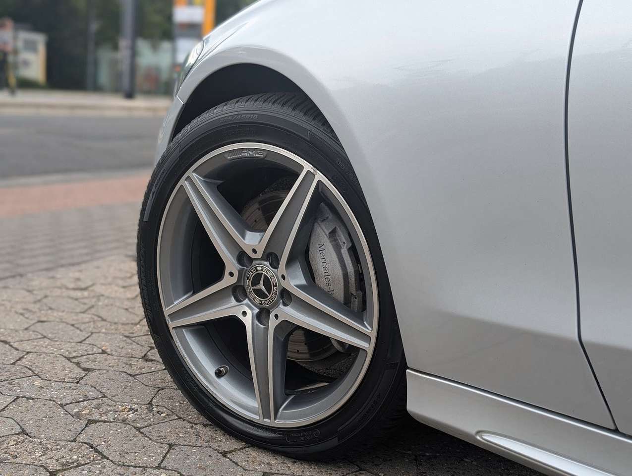 Mercedes-Benz C 180  BlueTec / d Sitzh. Navi. LED. BT AMG Line